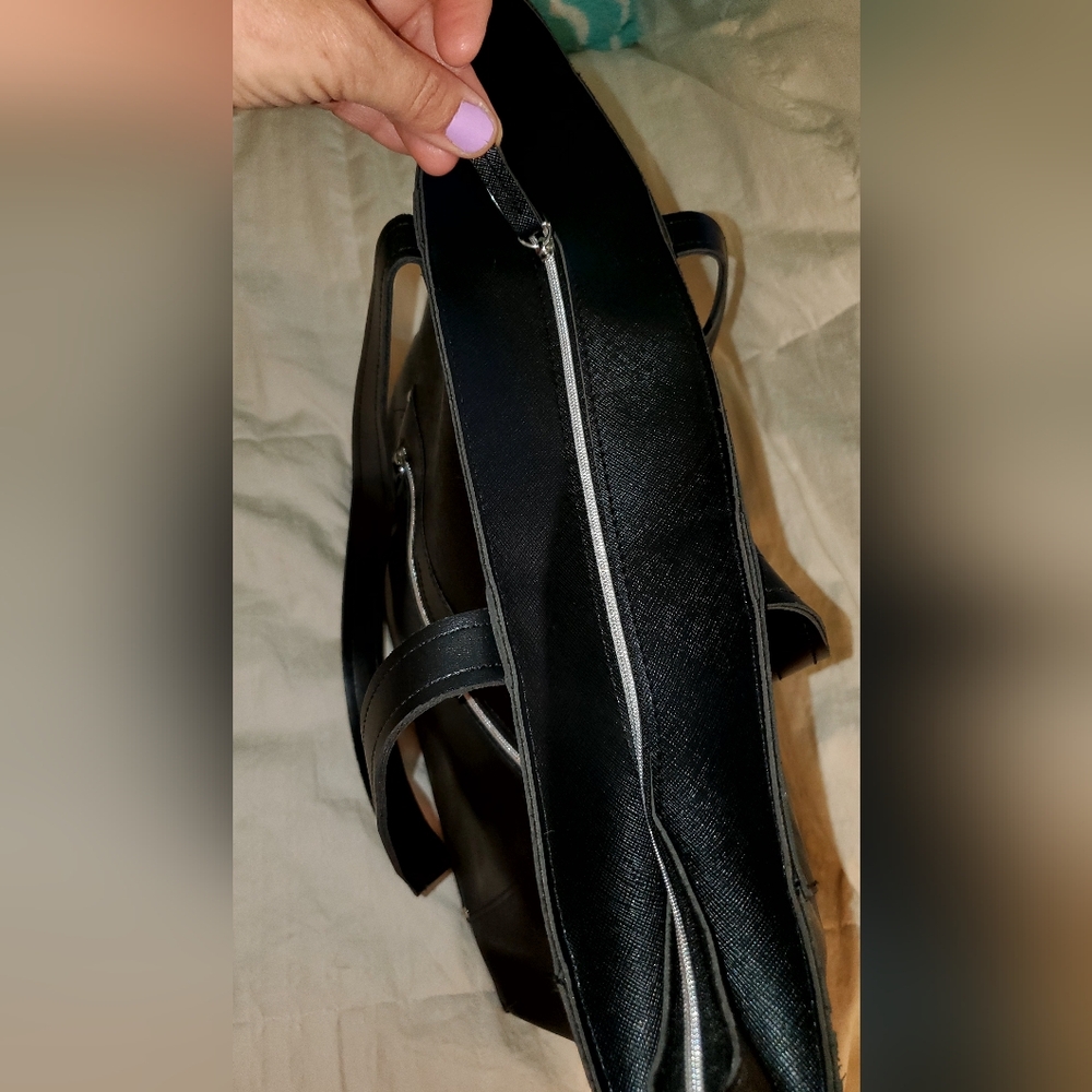 Basic Black Shoulder Bag - image 7